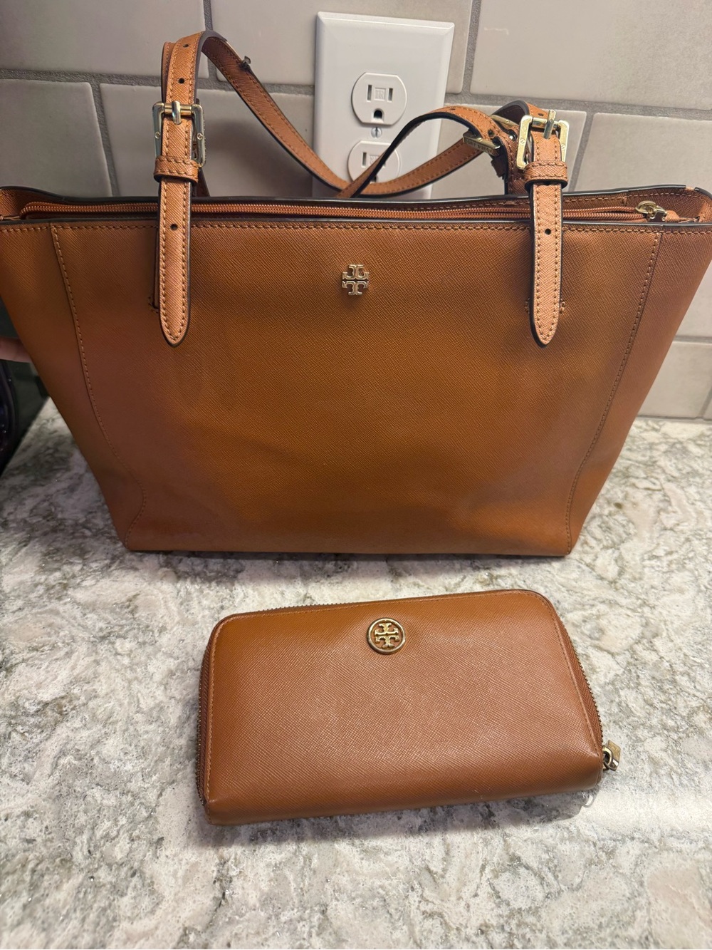 Tory Burch York Buckle Tote Brown With Wallet